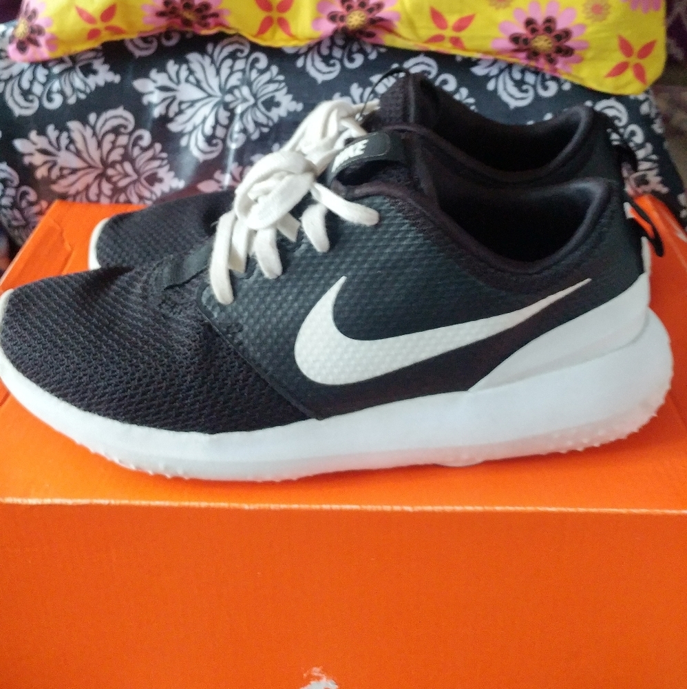 Nike Athletic shoes Size 7